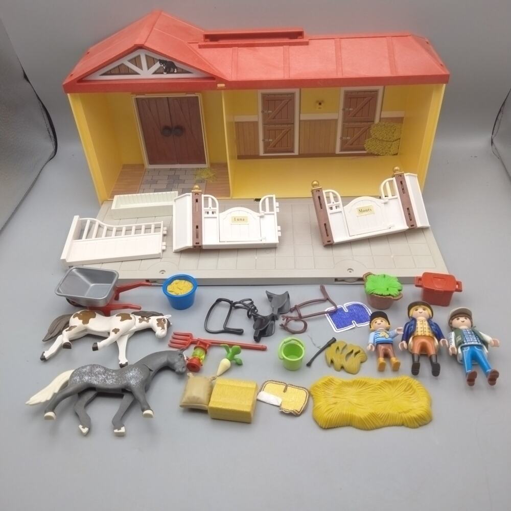 Playmobil Country Take Along Horse Stable 5348 Equestria Horse Family